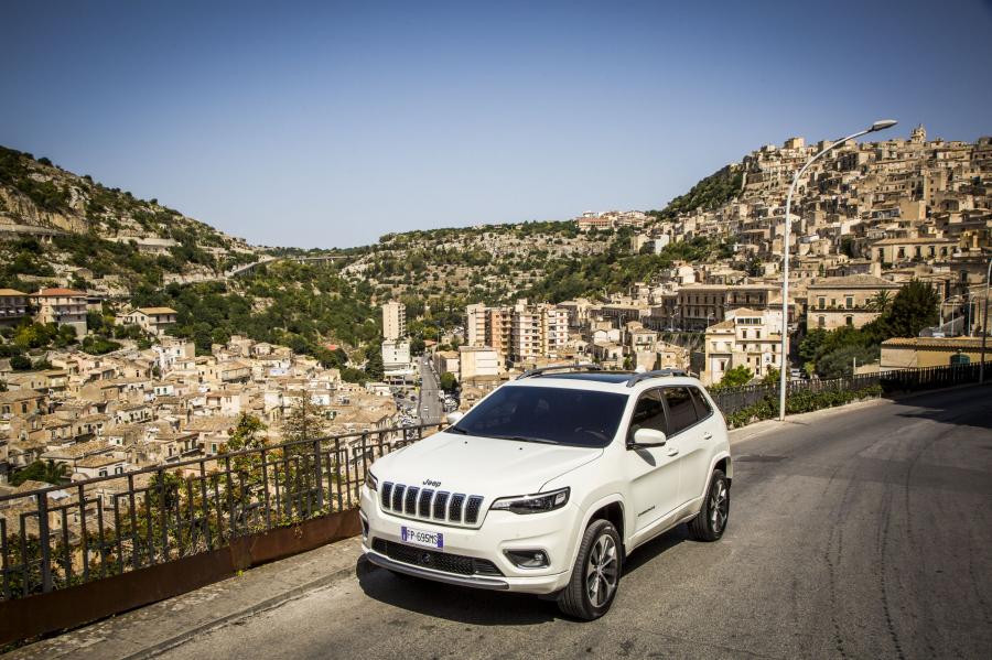 Jeep Cherokee Overland (KL) 2018 года  (WW) (фото 40 из 58)